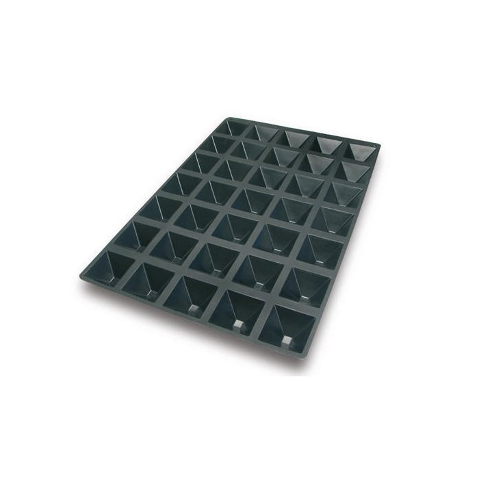 70.457.20.0098.jpg SQ057 - MOULE EN SILICONE 63 PYRAMID 72X72 H60 MM – Image 1